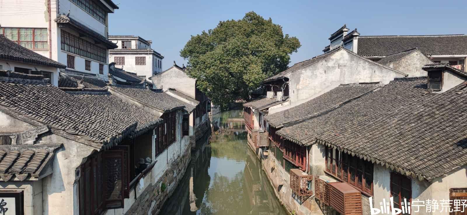 设计凌驾于功能之上的车是什么样子？｜阿维塔12